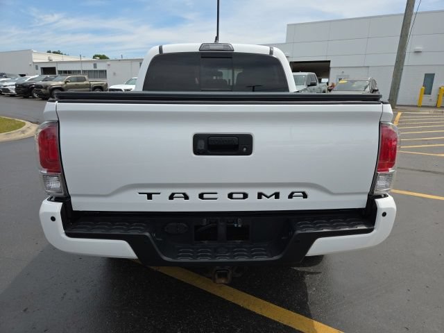 Used 2017 Toyota Tacoma Limited w/ Tow Package AWD/4WD image 6