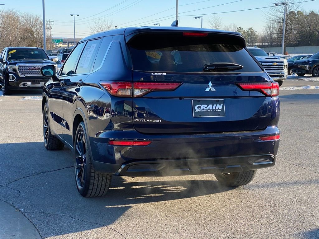 Used 2022 Mitsubishi Outlander SE image 5