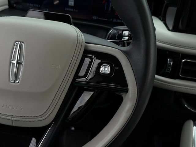 Used 2025 Lincoln Aviator Reserve w/ Jet Appearance Package AWD/4WD image 11