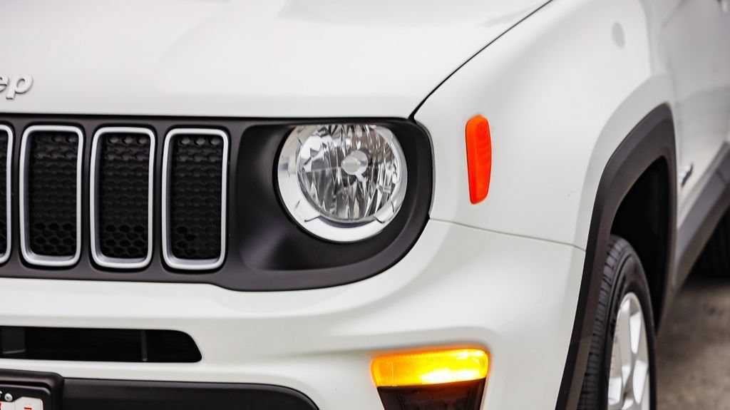 Used 2023 Jeep Renegade Latitude AWD/4WD image 5