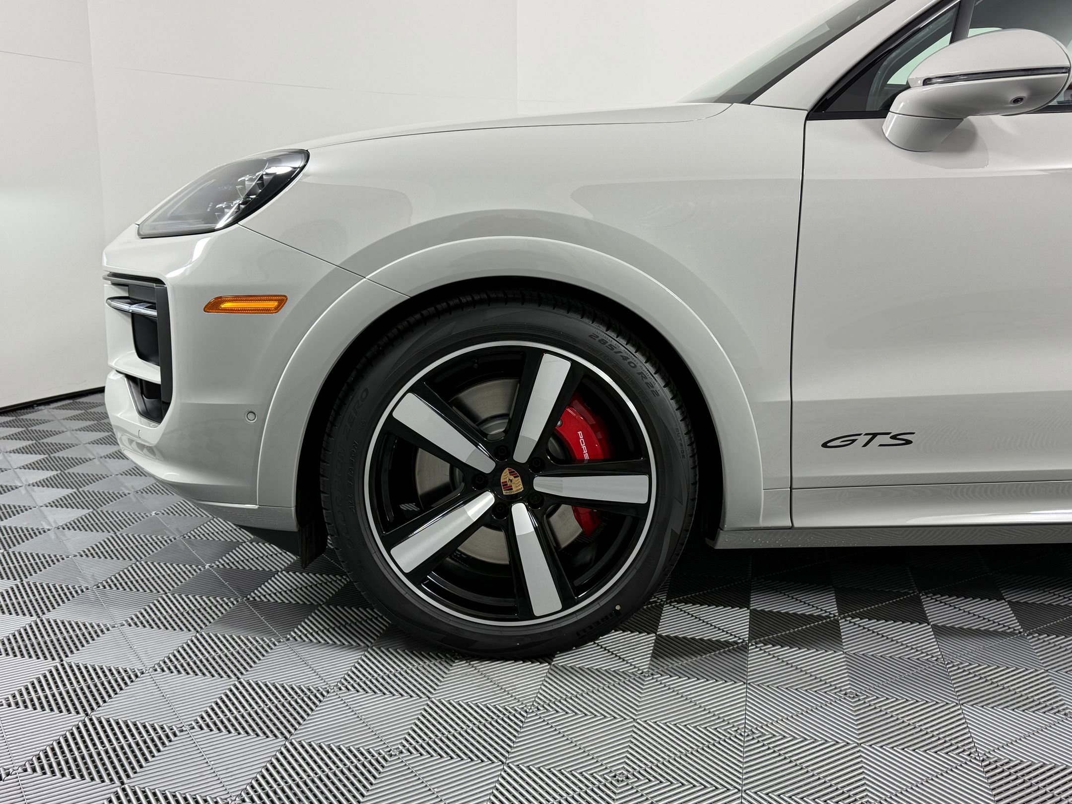 New 2026 Porsche Cayenne GTS image 12