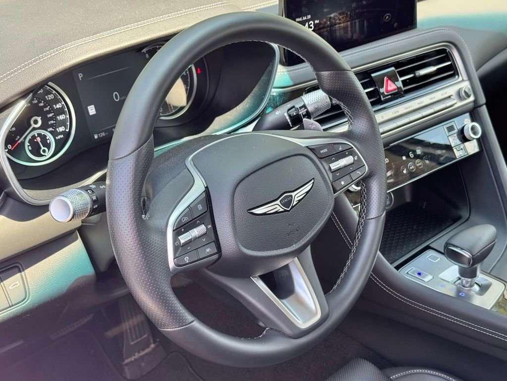 Used 2025 Genesis G70 2.5T image 17