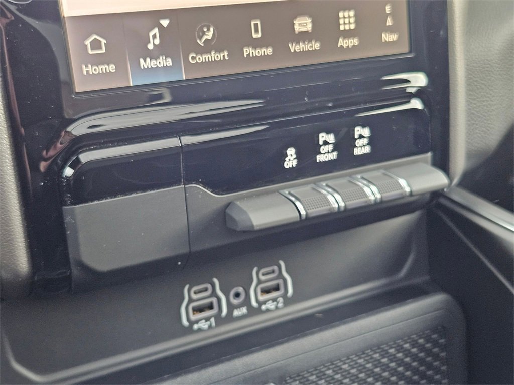 New 2026 RAM 1500 4x4 Crew Cab image 30