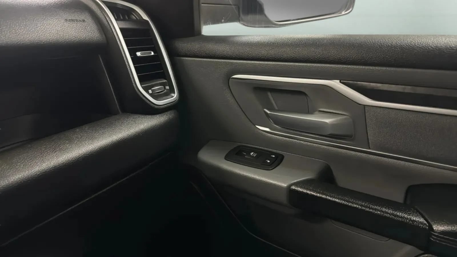 Used 2020 RAM 1500 Big Horn RWD image 17