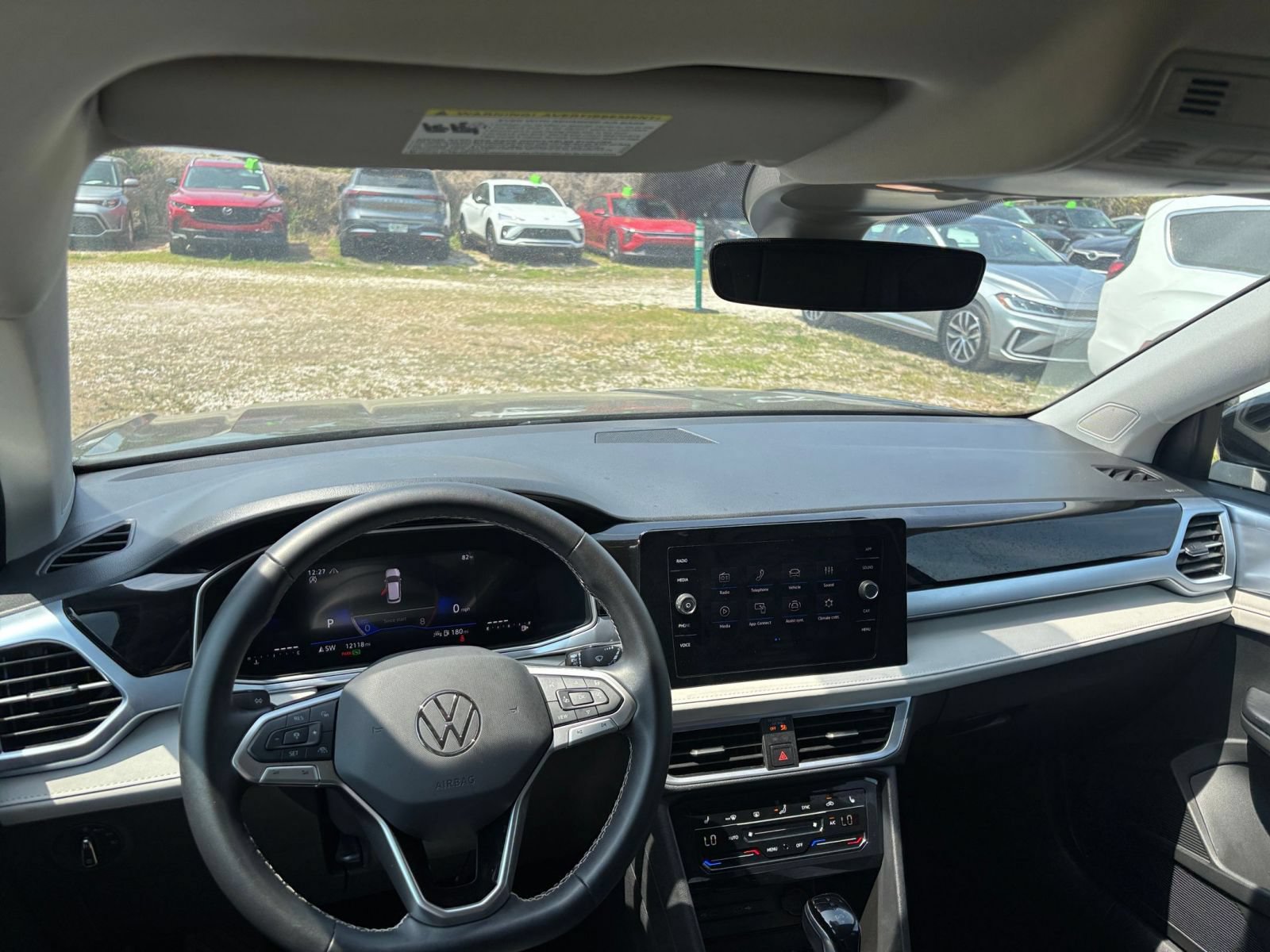 Used 2025 Volkswagen Taos SE AWD/4WD image 34