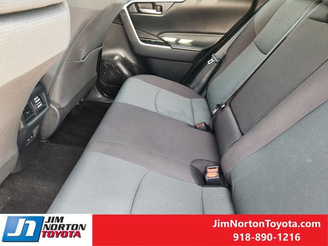 Used 2025 Toyota RAV4 XLE FWD image 29