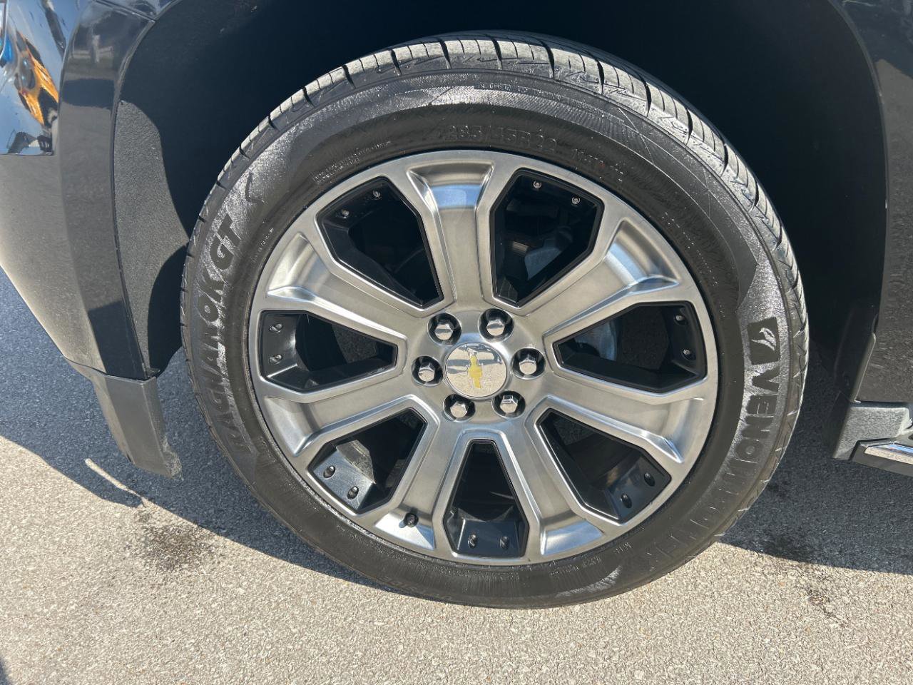 Used 2015 Chevrolet Tahoe LTZ RWD image 11