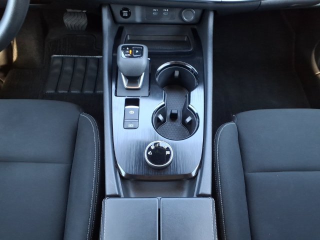 Used 2024 Nissan Rogue S AWD/4WD image 18