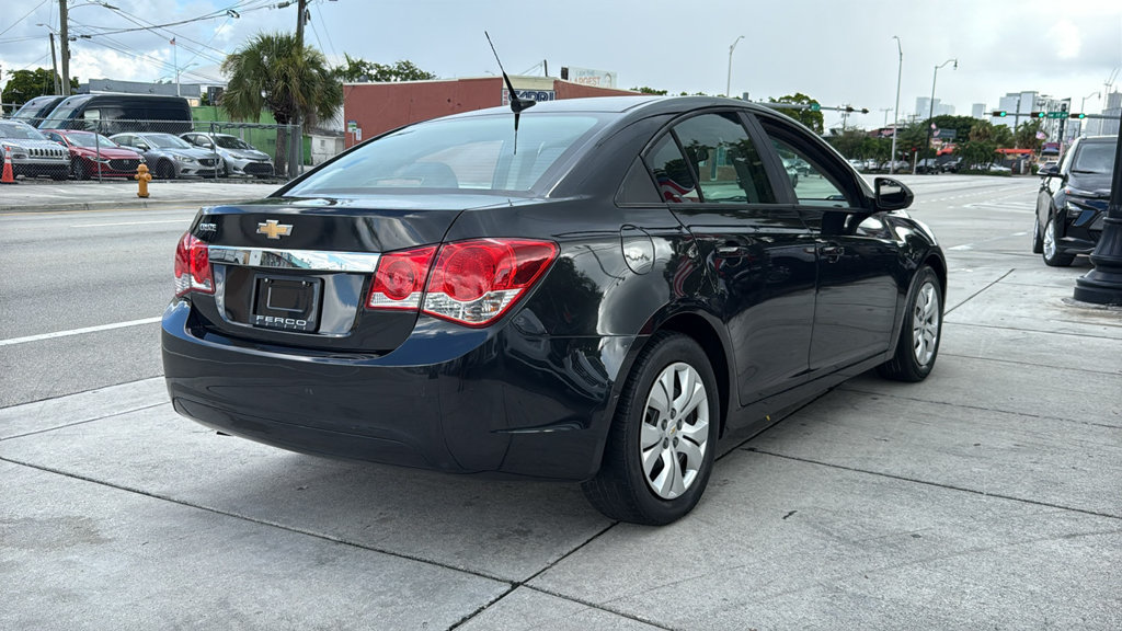 Used 2014 Chevrolet Cruze LS FWD image 13