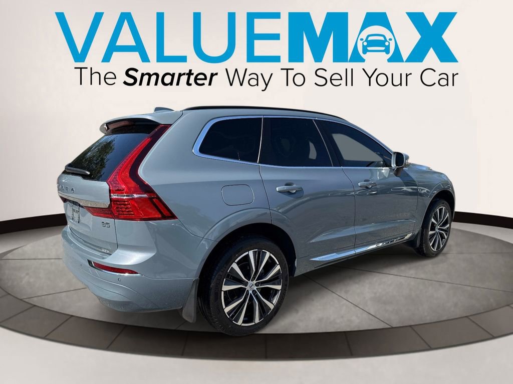 Used 2022 Volvo XC60 B5 Momentum w/ Climate Package image 3