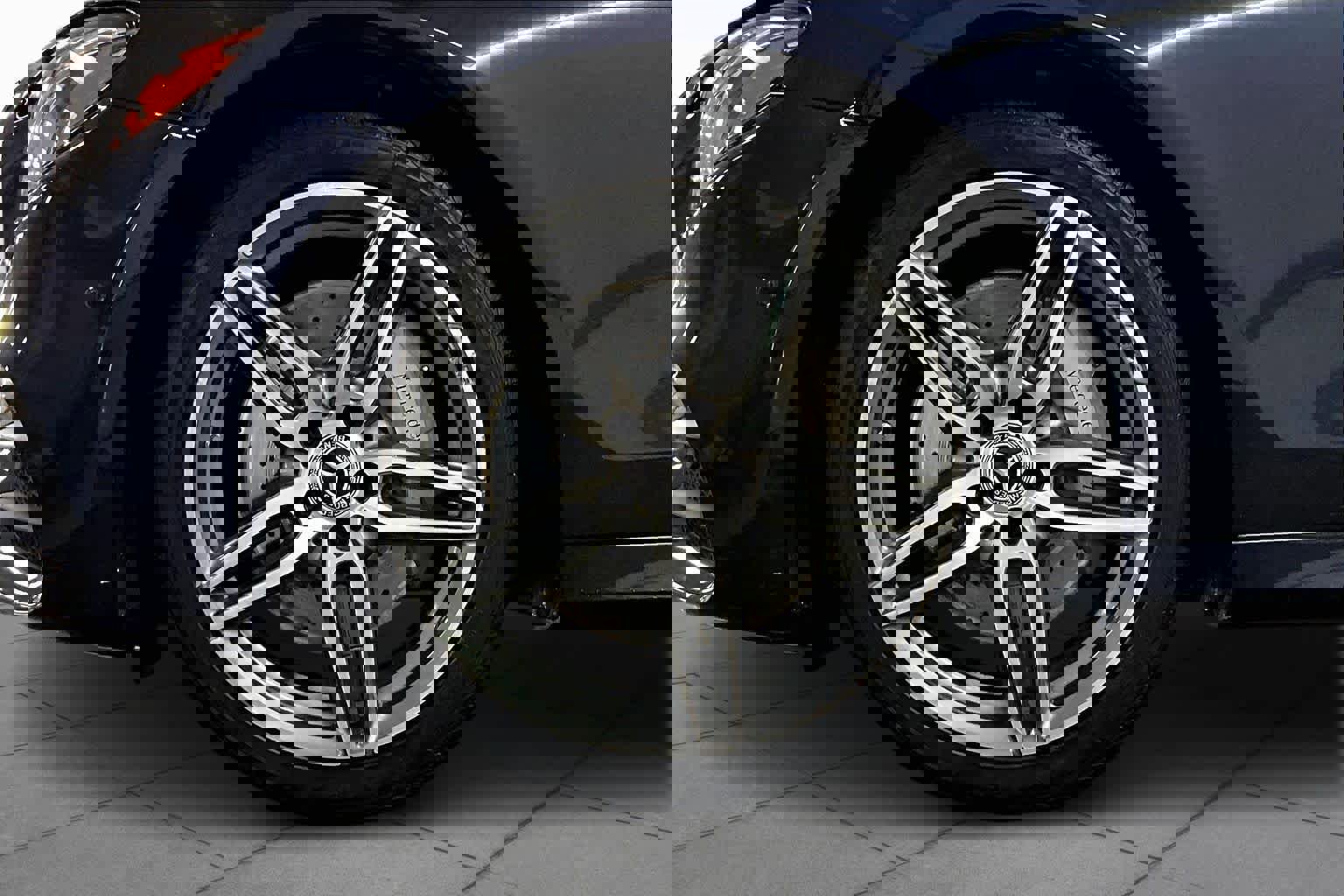 Used 2018 Mercedes-Benz E 400 4MATIC Sedan image 11