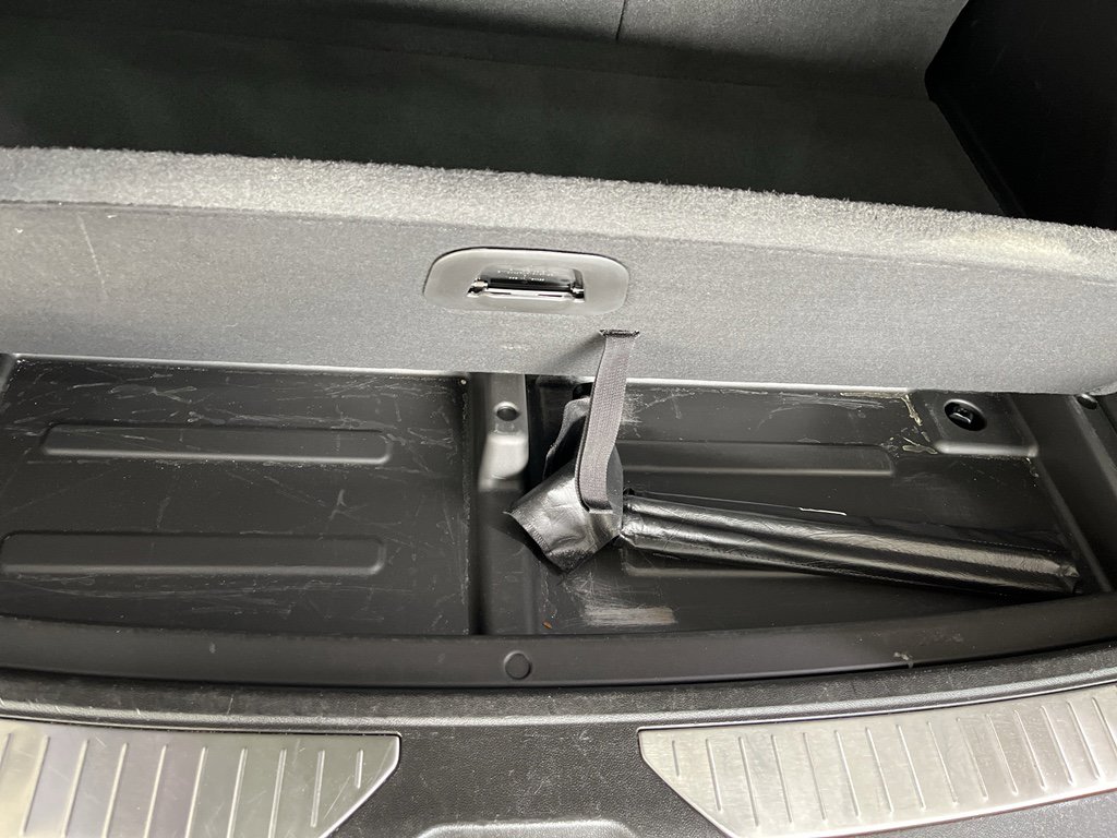 Used 2025 Chevrolet Suburban Premier image 11