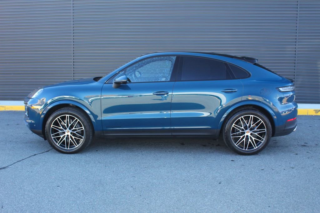 Certified 2025 Porsche Cayenne Coupe AWD/4WD image 2