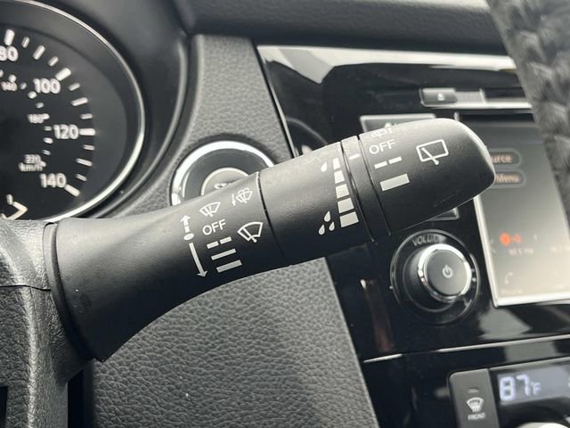Used 2019 Nissan Rogue SV w/ Premium Package image 31