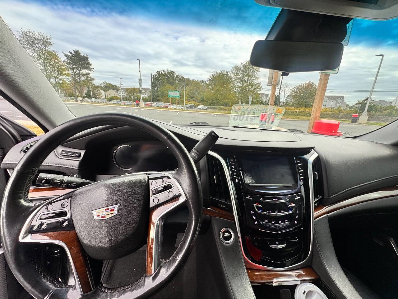 Used 2019 Cadillac Escalade ESV Premium Luxury image 11