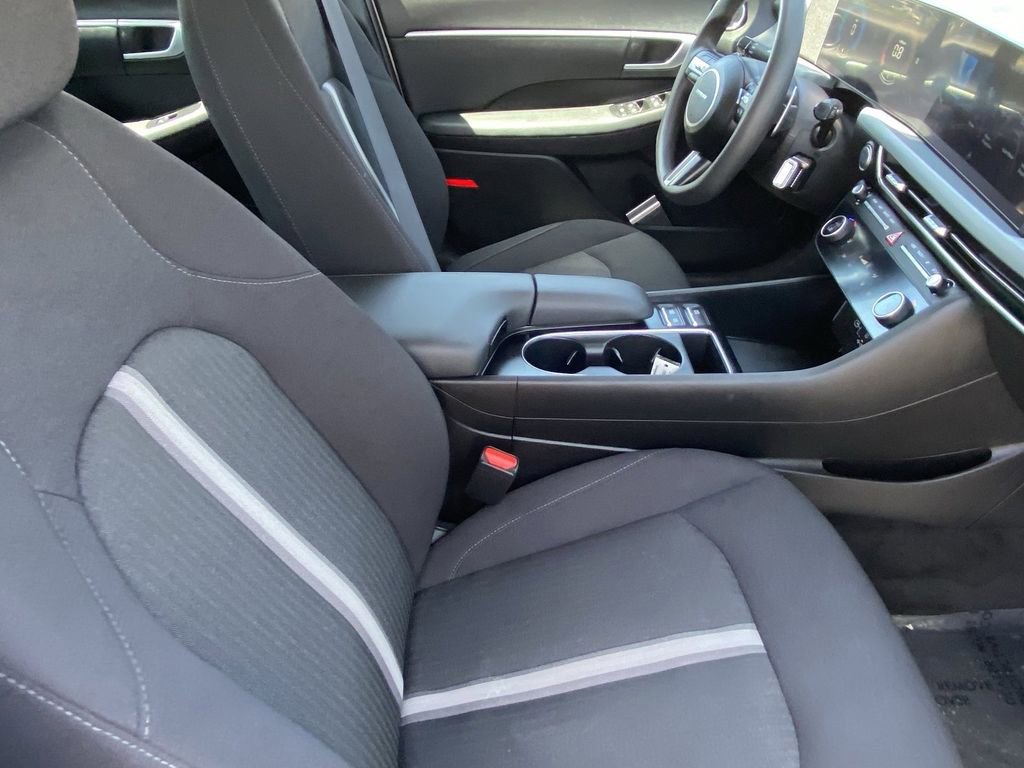 Used 2025 Hyundai Sonata SEL FWD image 16