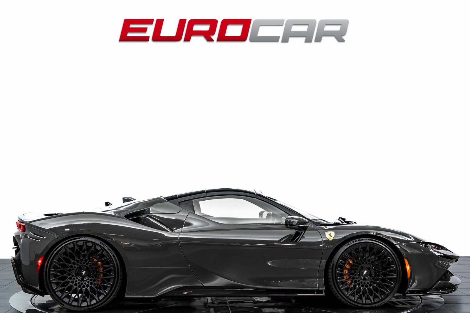 Used 2024 Ferrari SF90 Spider image 8