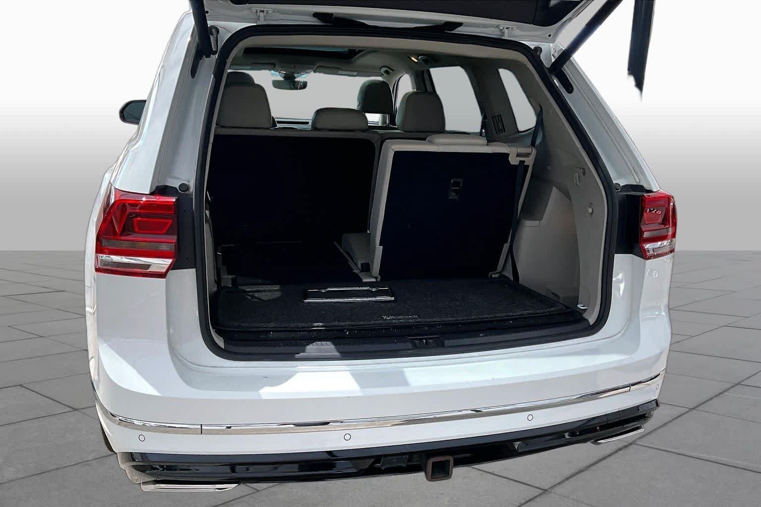 Used 2020 Volkswagen Atlas SE w/ Panoramic Sunroof Package FWD image 37