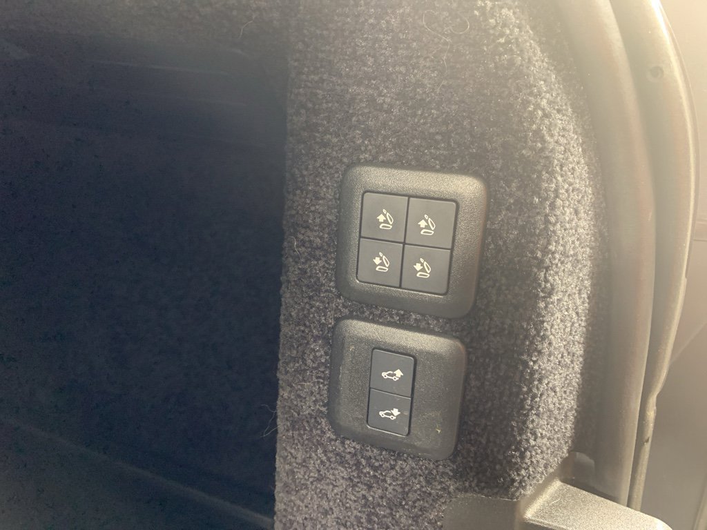 Used 2020 Land Rover Range Rover Long Wheelbase HSE image 35