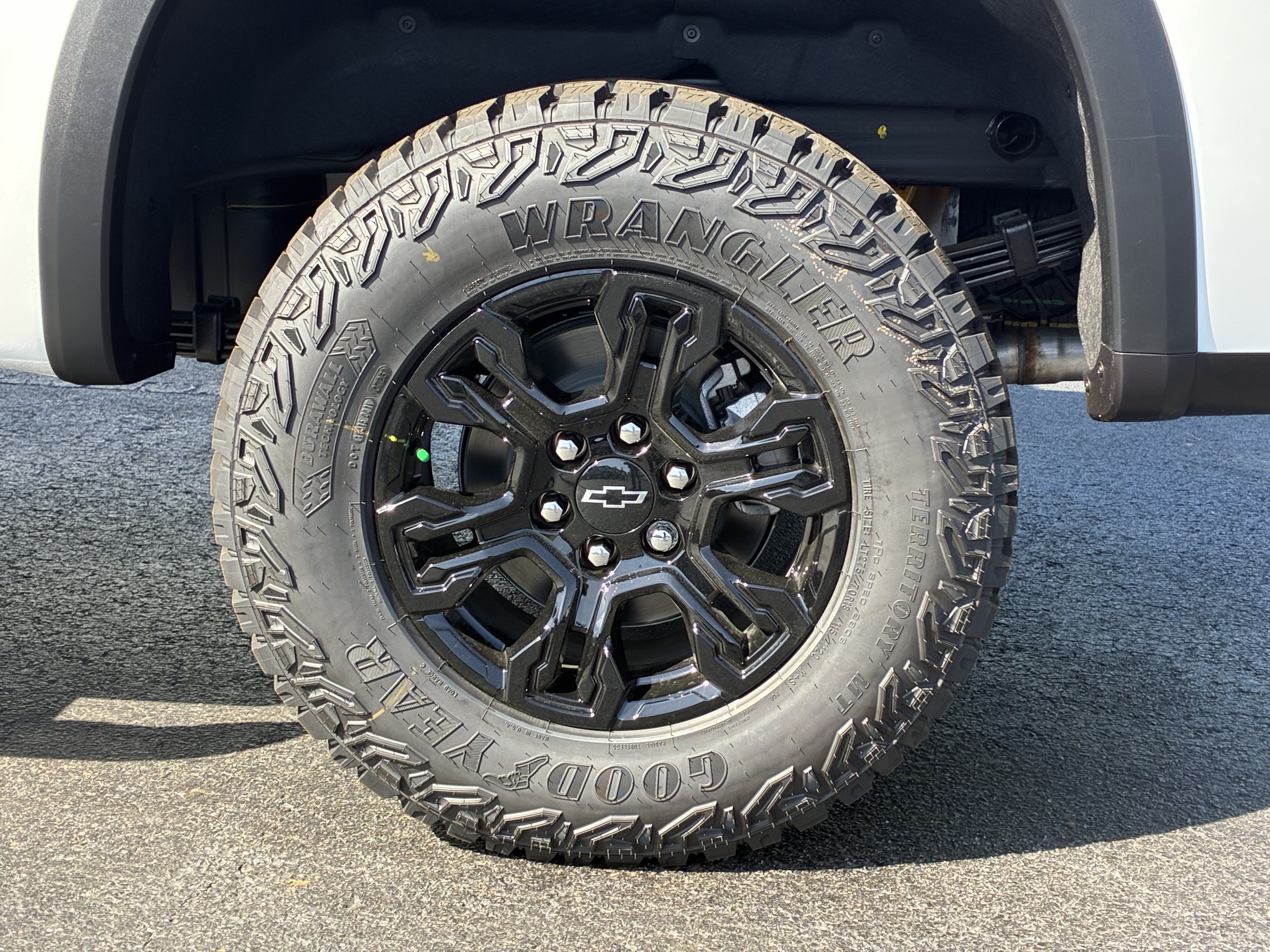 Used 2026 Chevrolet Silverado 1500 ZR2 w/ Dark Appearance Package AWD/4WD image 10