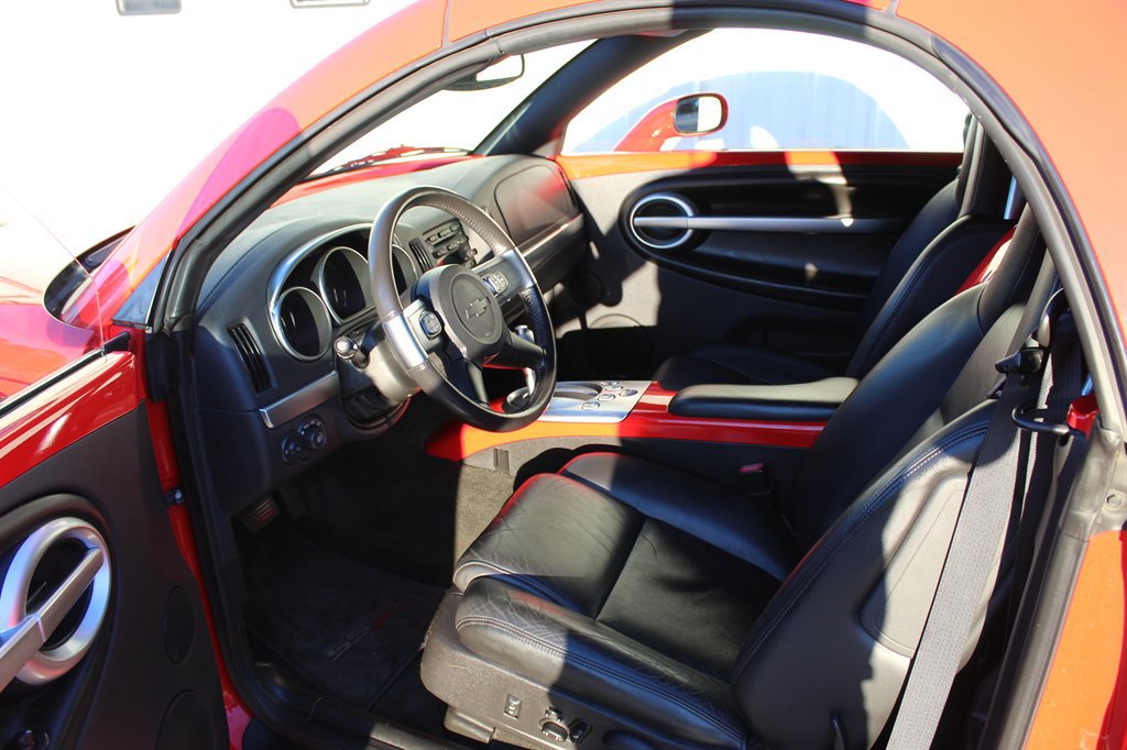 Used 2004 Chevrolet SSR w/ Preferred Equipment Group RWD image 6