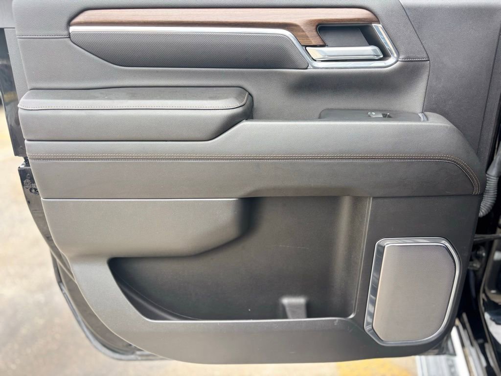 Used 2024 Chevrolet Silverado 2500 High Country w/ Technology Package image 22