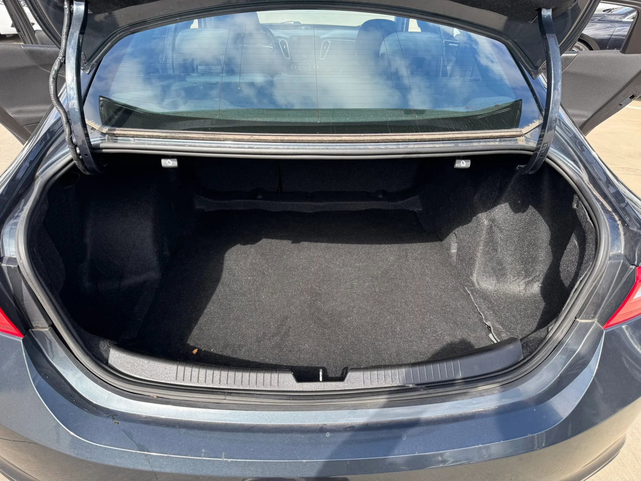 Used 2020 Chevrolet Malibu LS image 30