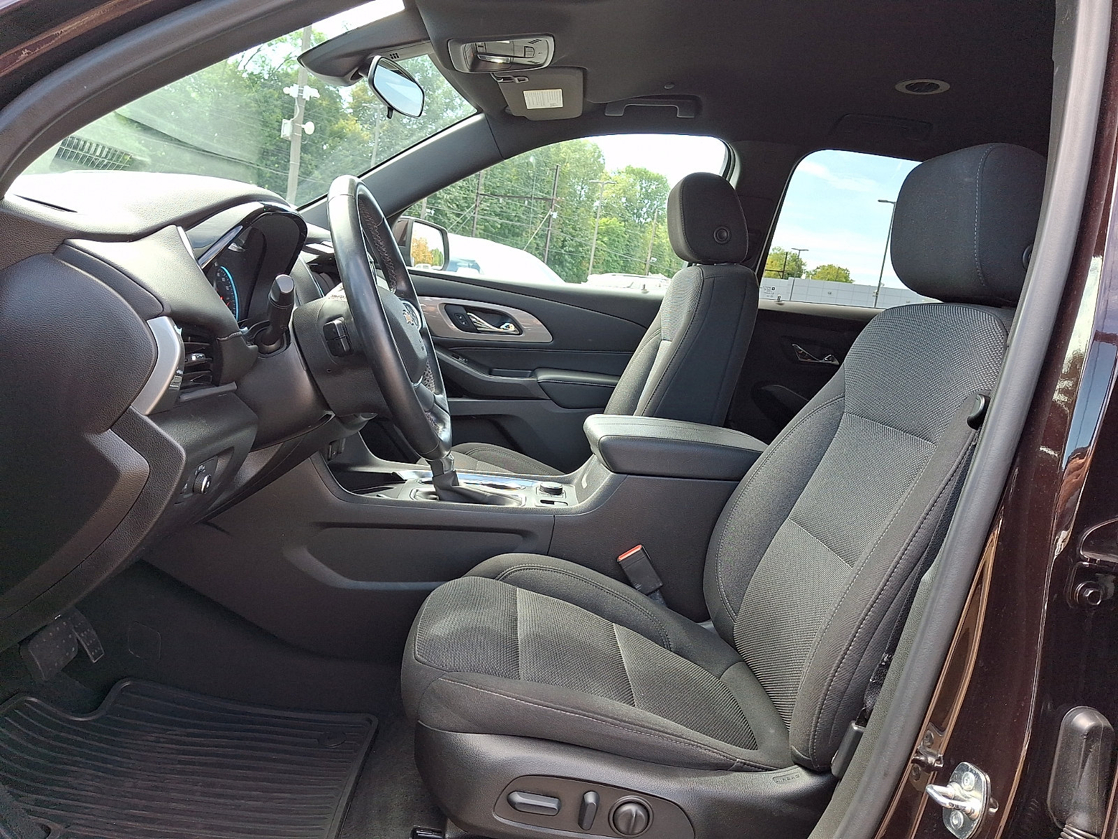 Used 2023 Chevrolet Traverse LT AWD/4WD image 14