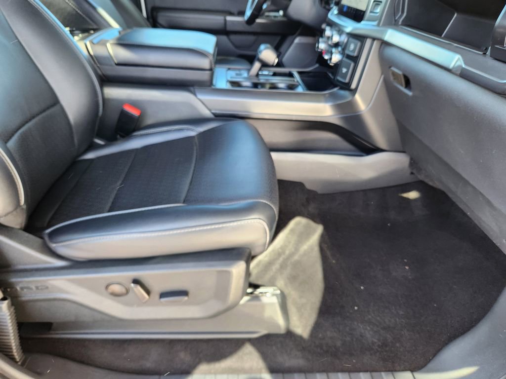 Used 2025 Ford F150 Lariat w/ Equipment Group 501A Mid image 15