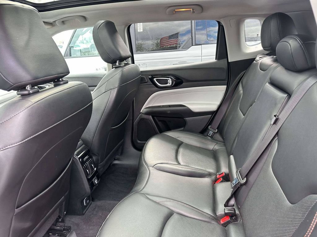 Used 2022 Jeep Compass Limited w/ Sun and Sound Group AWD/4WD image 9
