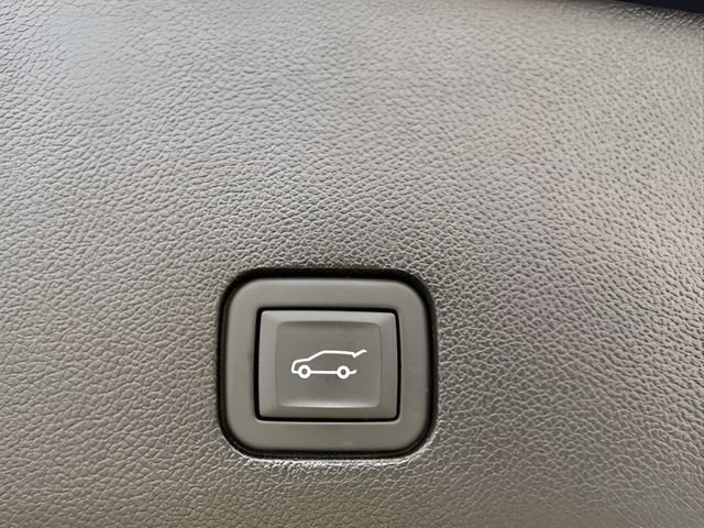 Used 2024 Cadillac XT6 Premium Luxury image 8