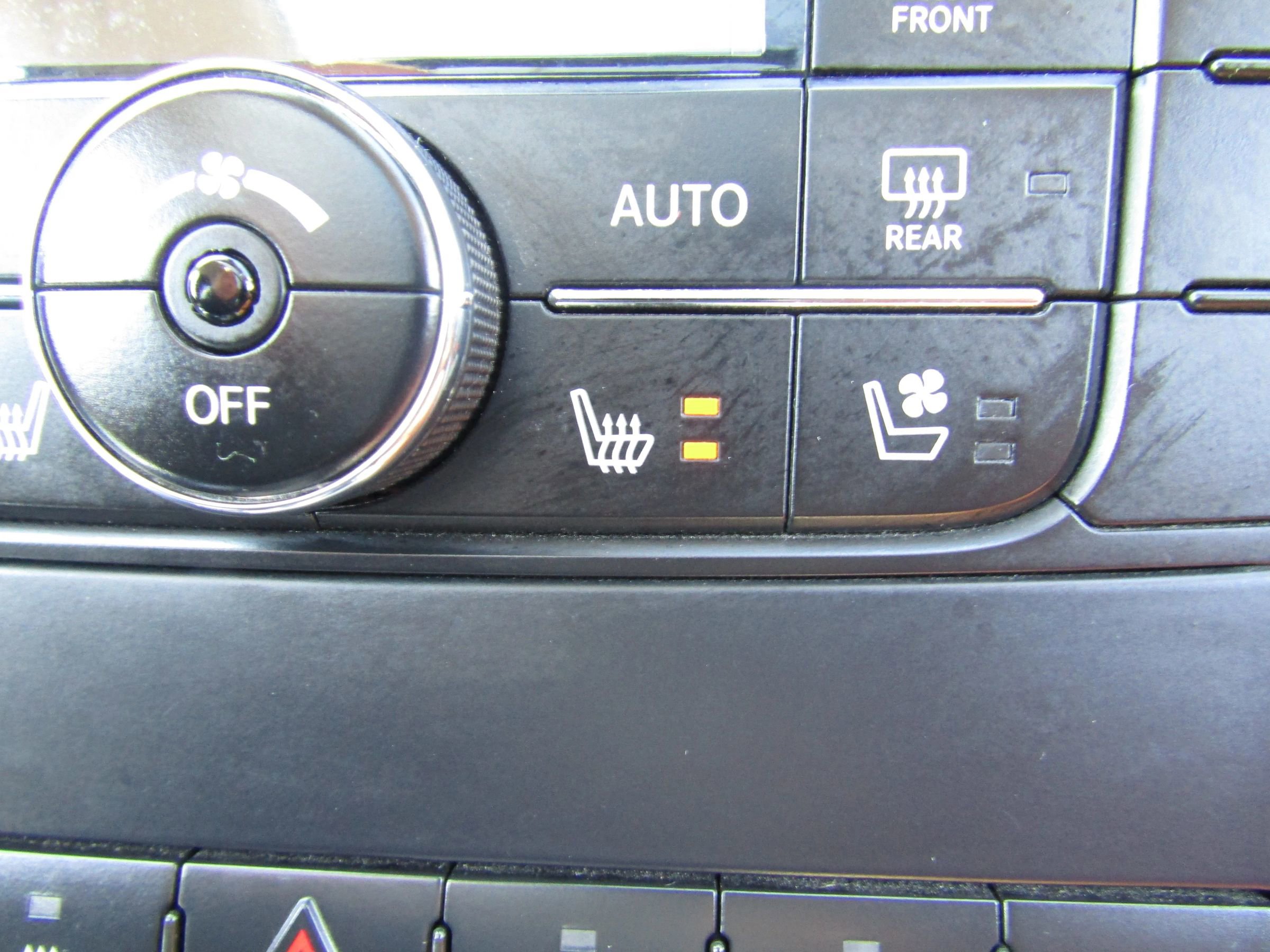 Used 2012 Jeep Grand Cherokee Overland image 32