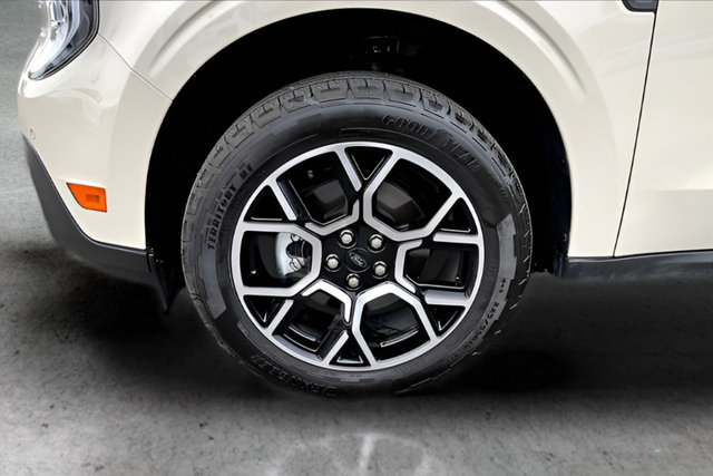 Used 2025 Ford Maverick Lariat AWD/4WD image 29