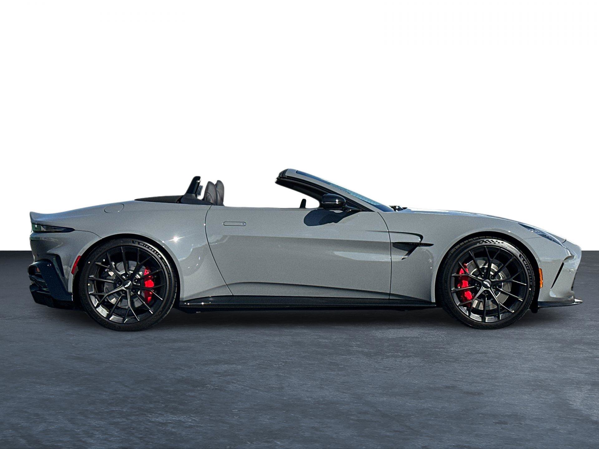 Used 2026 Aston Martin V8 Vantage Coupe RWD image 28