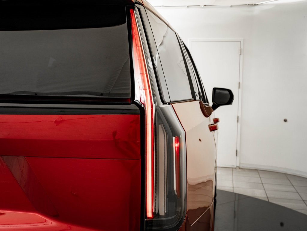 Used 2024 Cadillac Escalade Sport Platinum image 9
