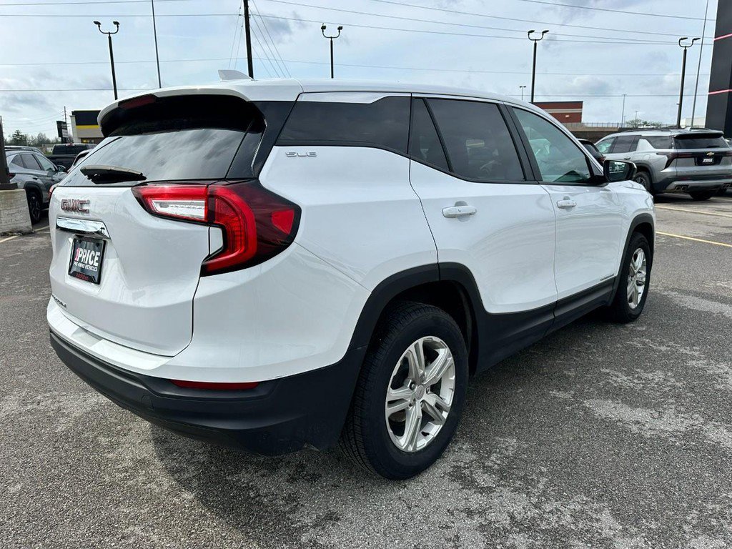 Used 2024 GMC Terrain SLE image 6