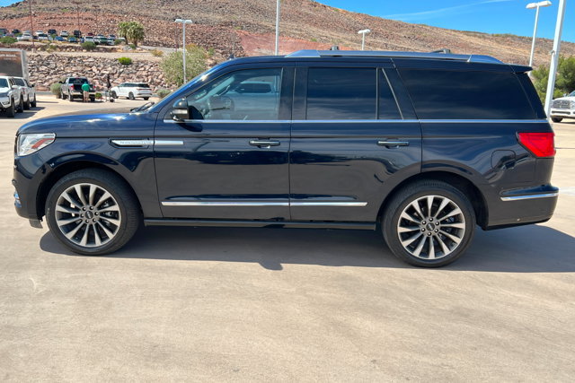 Used 2021 Lincoln Navigator Reserve w/ Luxury Package AWD/4WD image 2