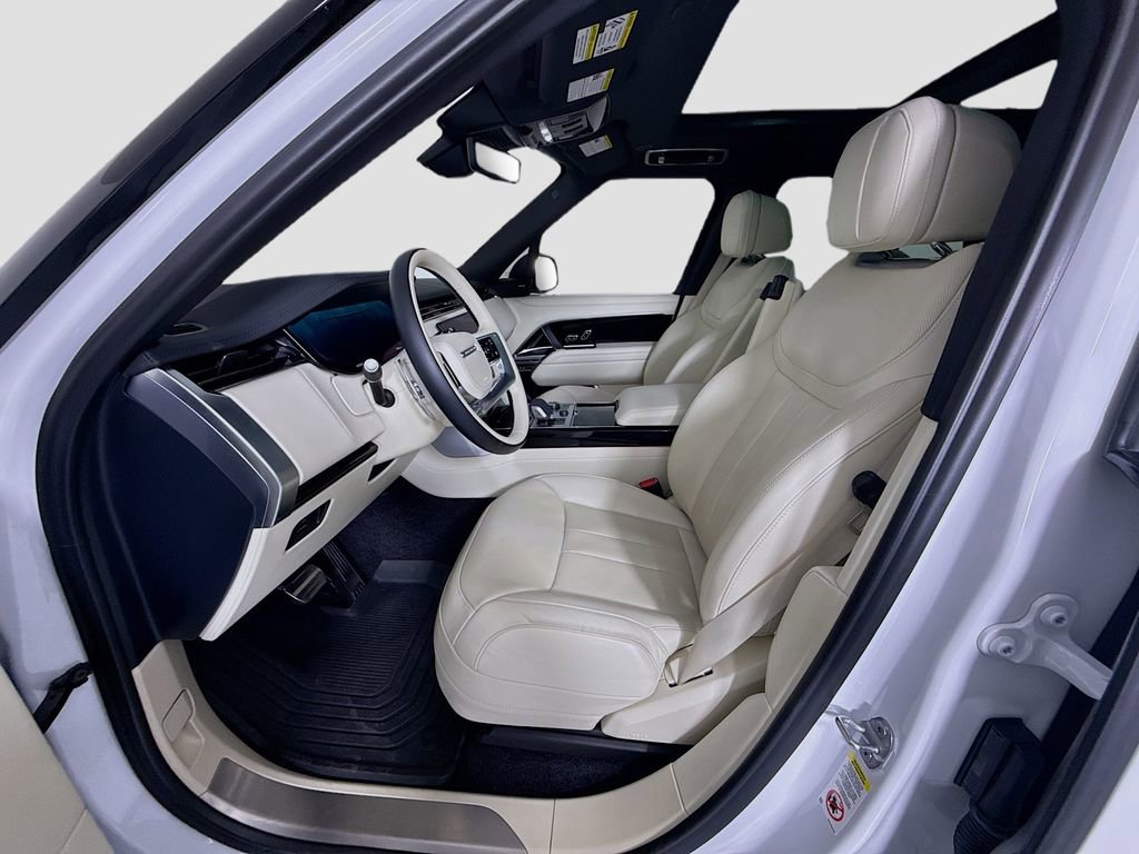 Used 2023 Land Rover Range Rover SE image 20