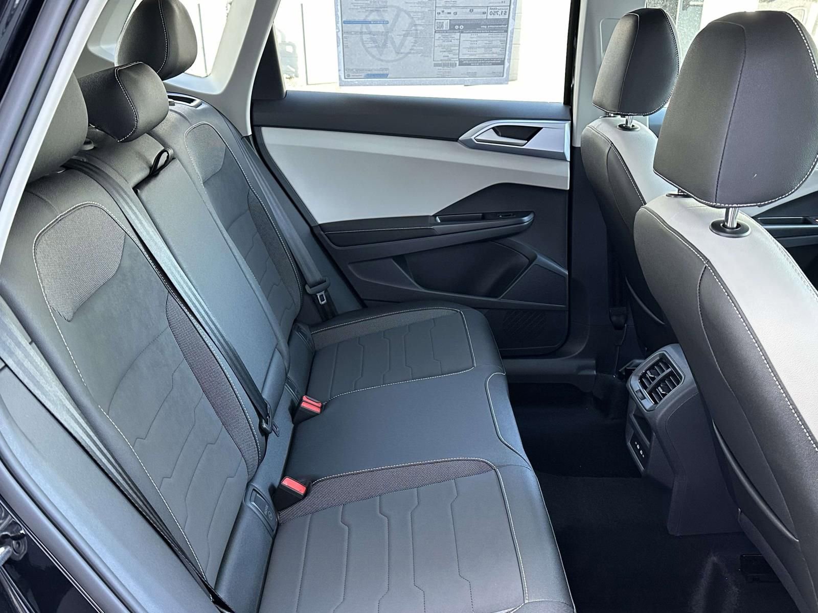 New 2026 Volkswagen Taos SE image 15