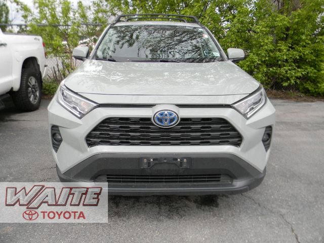 Used 2020 Toyota RAV4 XLE w/ Convenience Package AWD/4WD image 3