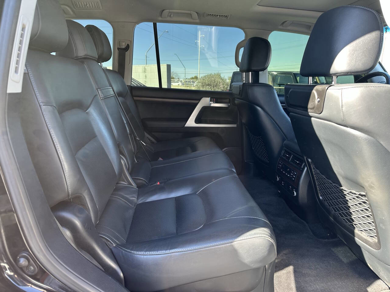 Used 2016 Toyota Land Cruiser Base AWD 4dr SUV image 8