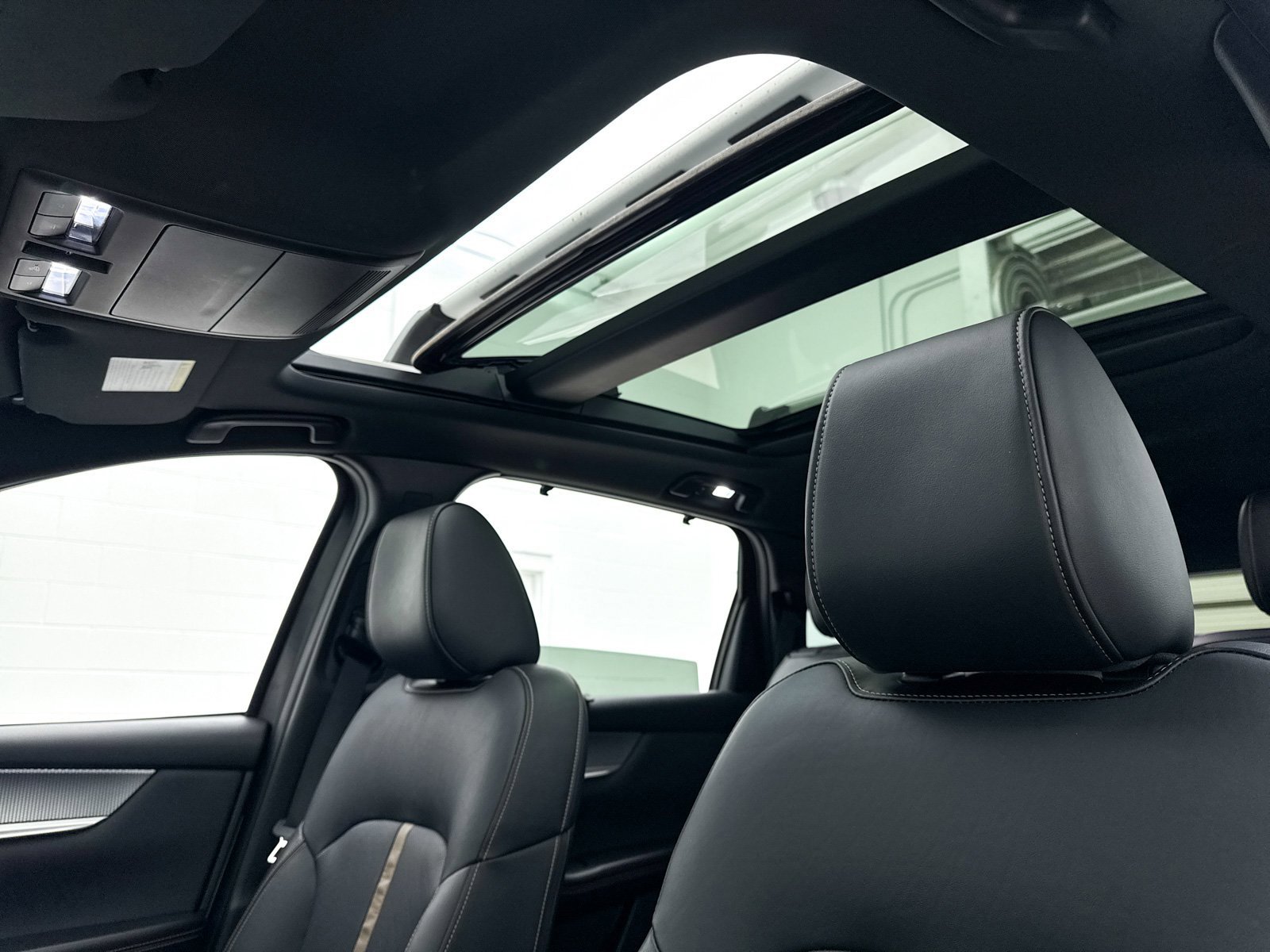 Used 2025 MAZDA CX-90 3.3 Turbo w/ Premium Plus Pkg image 3