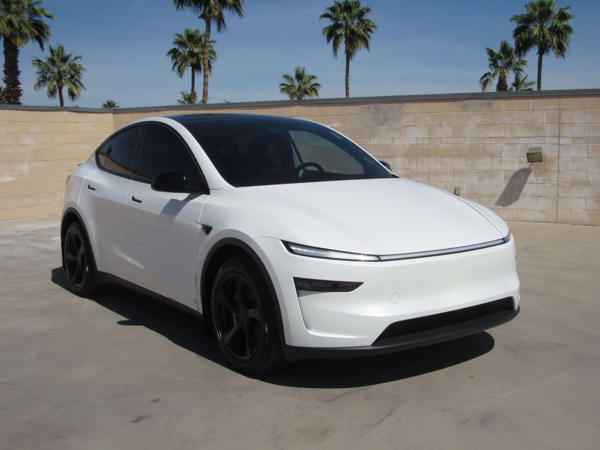 Used 2026 Tesla Model Y Premium image 2