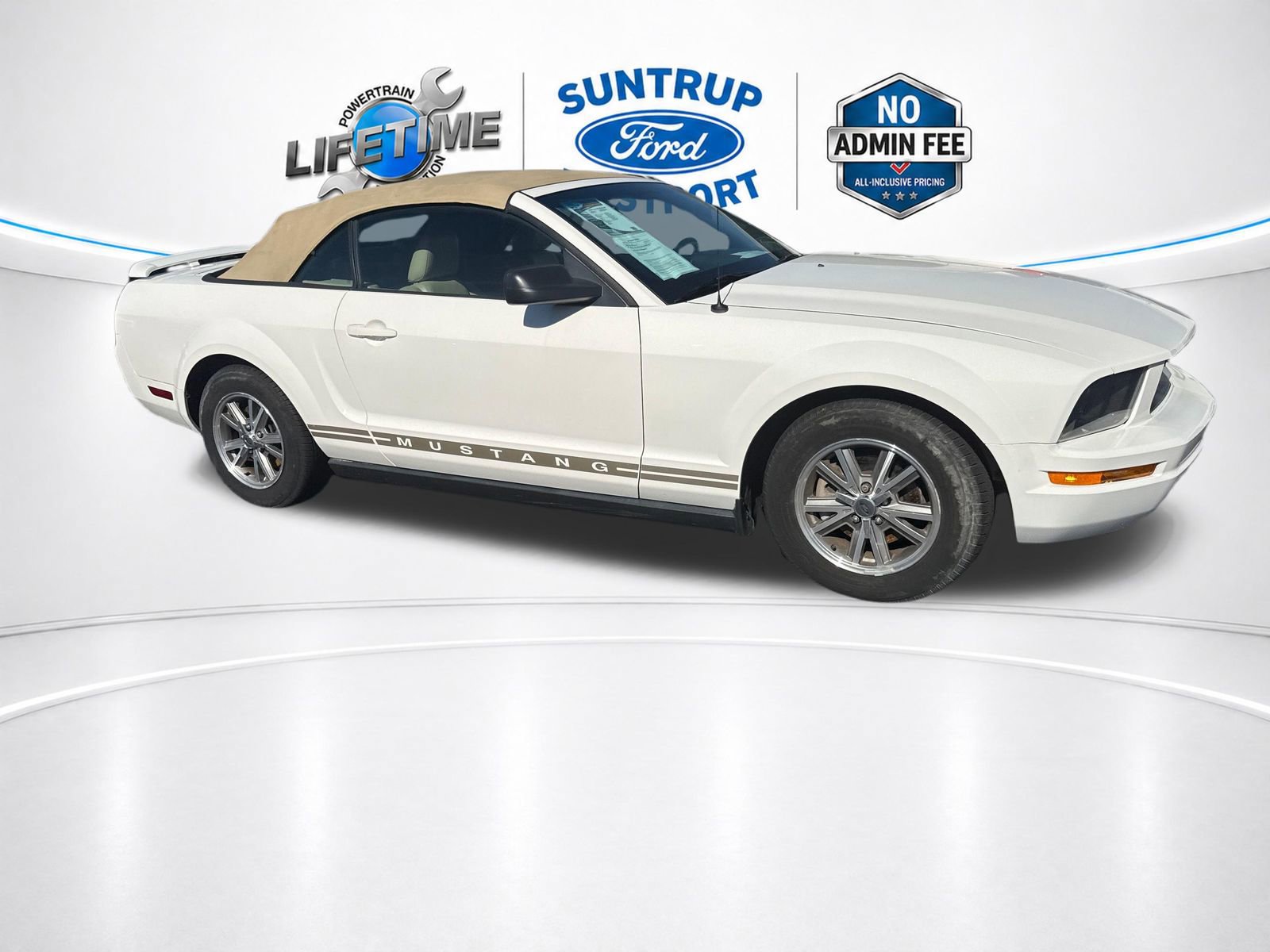 Used 2005 Ford Mustang Convertible RWD image 15