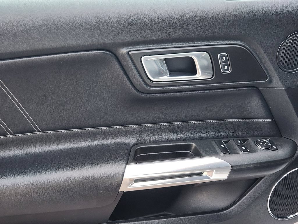 Used 2018 Ford Mustang Premium RWD image 21