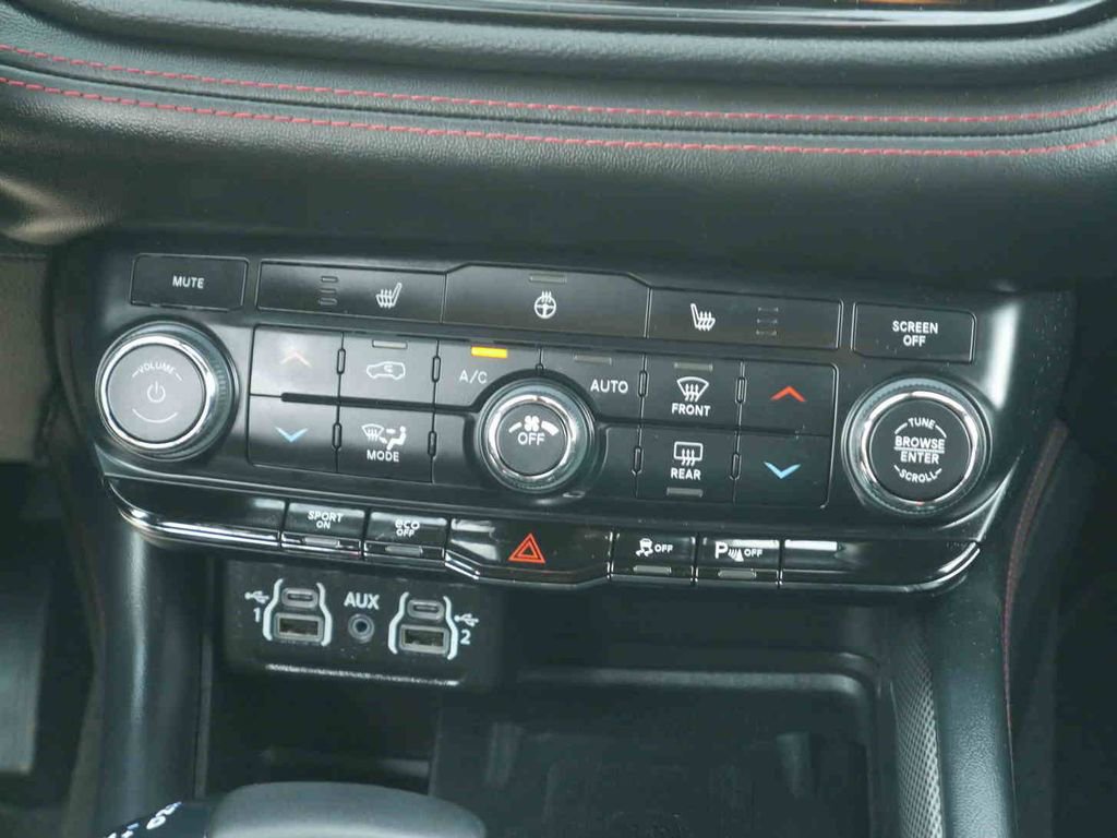 Certified 2024 Dodge Durango R/T image 8