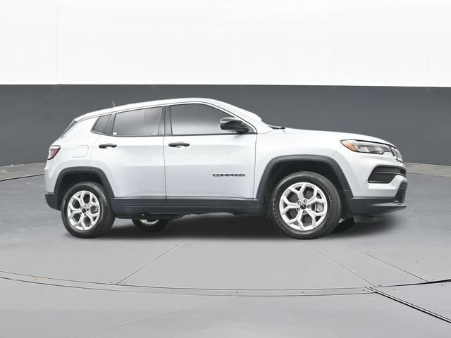 Used 2025 Jeep Compass Sport AWD/4WD image 48
