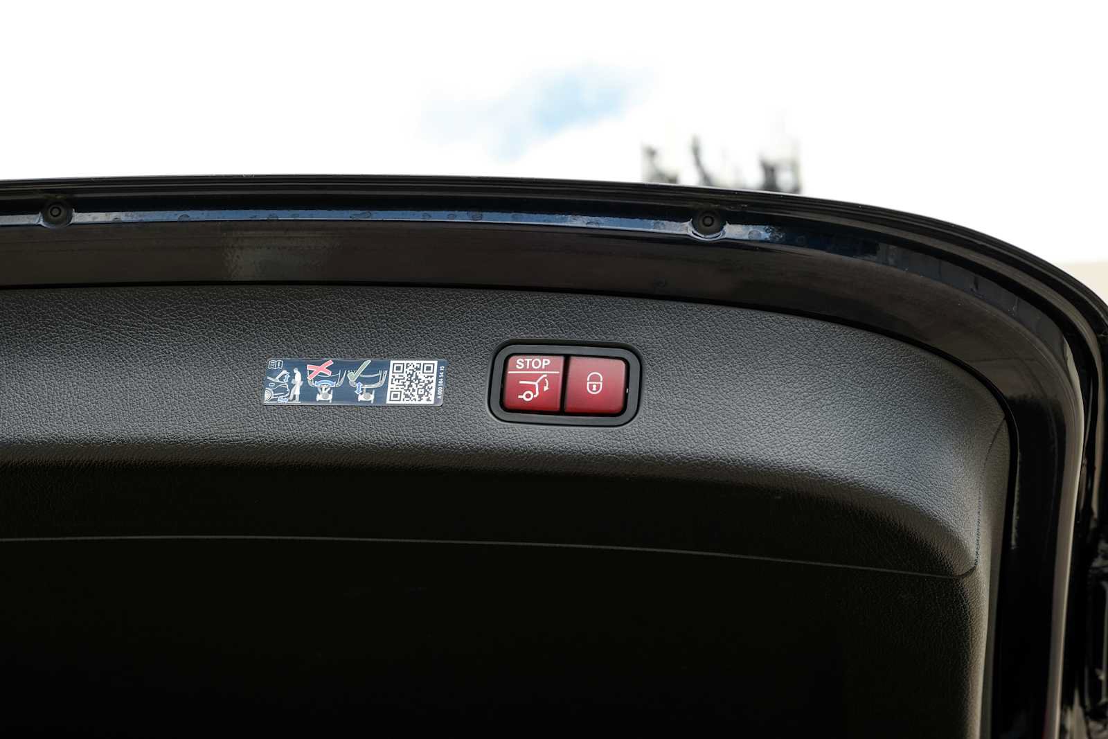 Used 2024 Mercedes-Benz GLC 300 4MATIC image 52