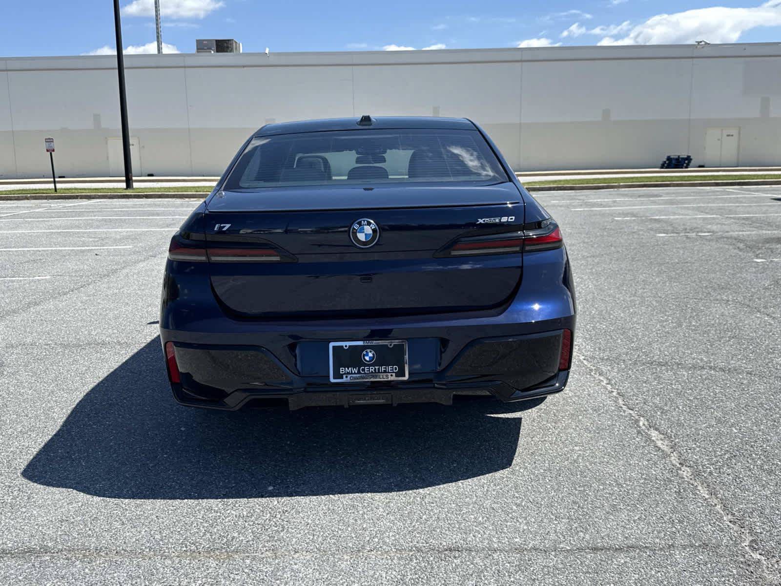 Used 2023 BMW i7 xDrive60 AWD/4WD image 7