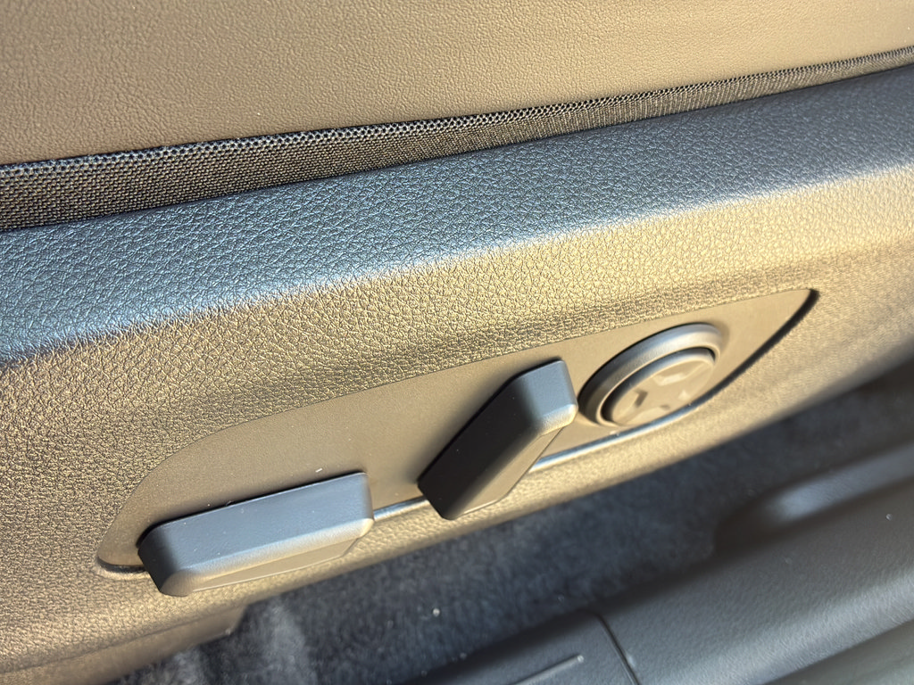 New 2026 Kia Carnival FWD image 23